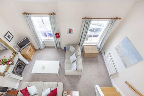 2 bedroom flat to rent - Broughton Road, Fulham, London, SW6