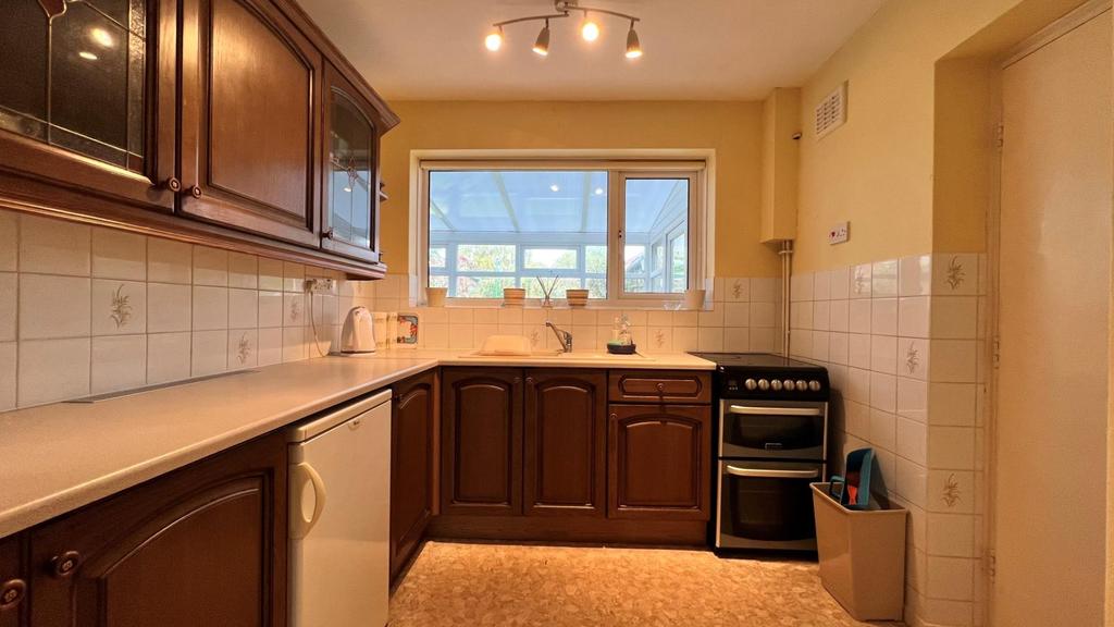 Braunston Road, Oakham, LE15 3 bed semidetached house for sale £240,000