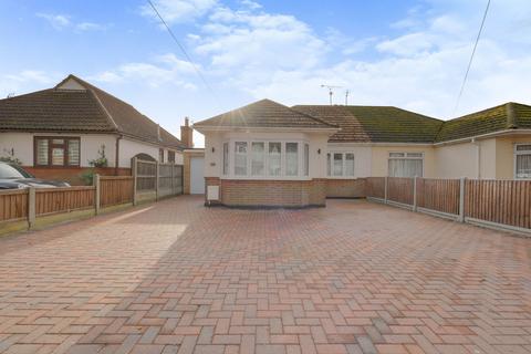 2 bedroom semi-detached bungalow for sale - Green Lane, Leigh-on-sea, SS9