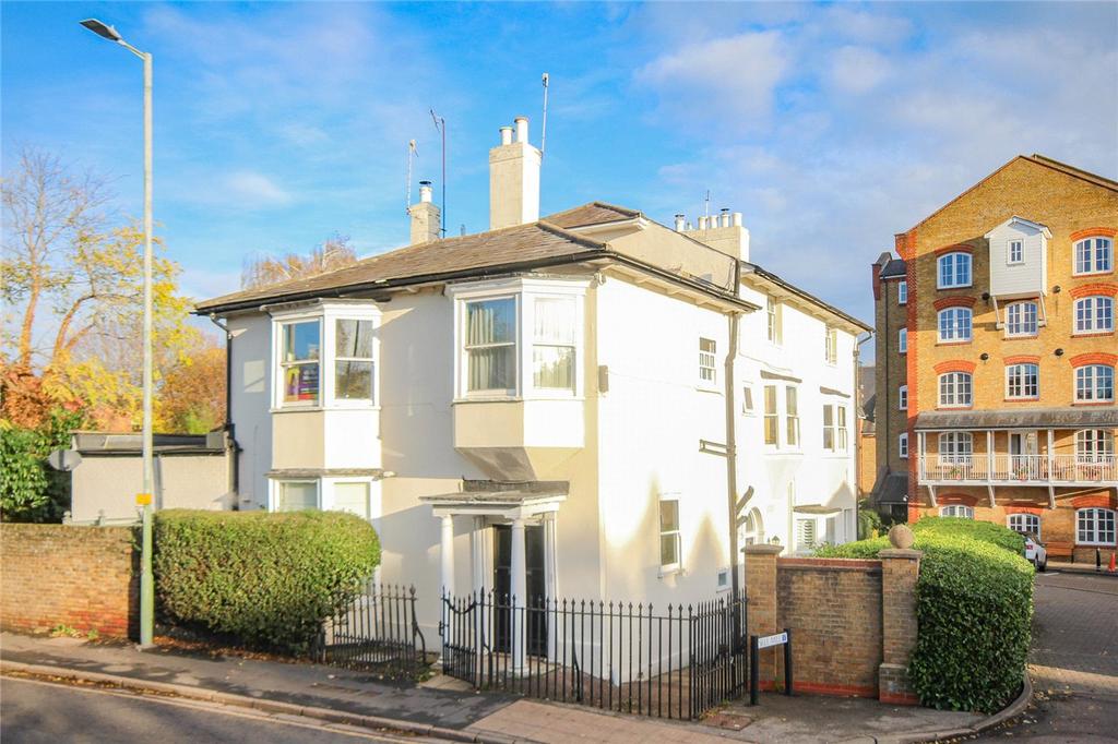 North Road, Hertford, Hertfordshire 2 bed flat £325,000