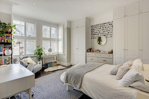 39 Sarre Road, London, NW2 3SN