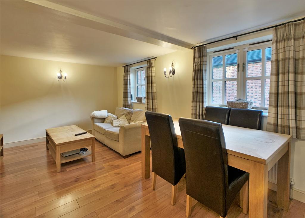 Grove Street, Wantage 2 bed end of terrace house £1,100 pcm (£254 pw)