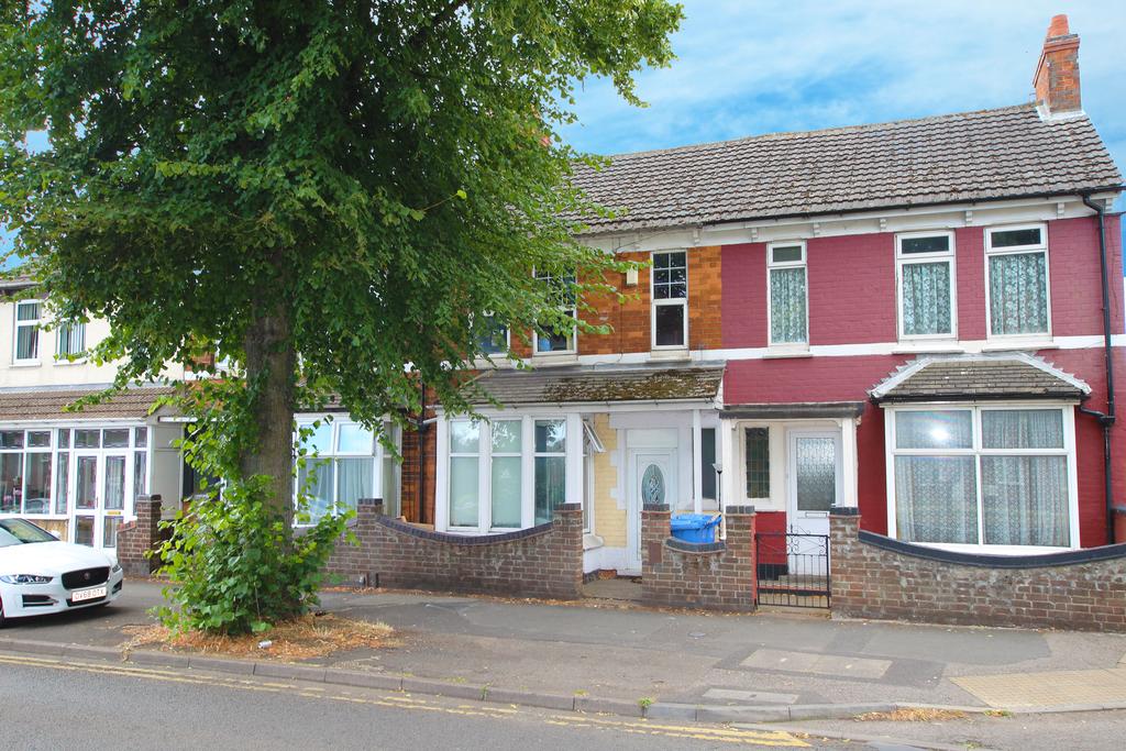 Windmill Avenue, Kettering NN16 3 bed terraced house £160,000