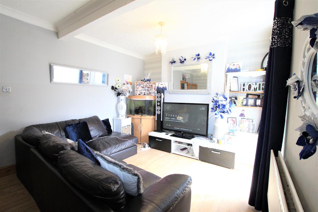Windmill Avenue, Kettering NN16 3 bed terraced house £160,000