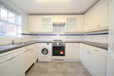 3 bedroom end of terrace house to rent, Leigh Hunt Drive, Southgate N14