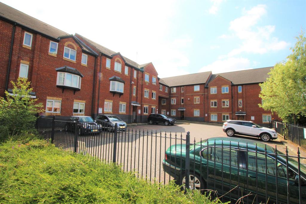 Lahnstein Court, Kettering NN16 2 bed apartment £120,000