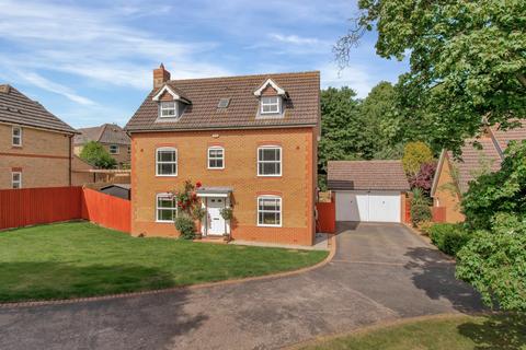 8 Gilmore Close, Oakham, LE15 6FR