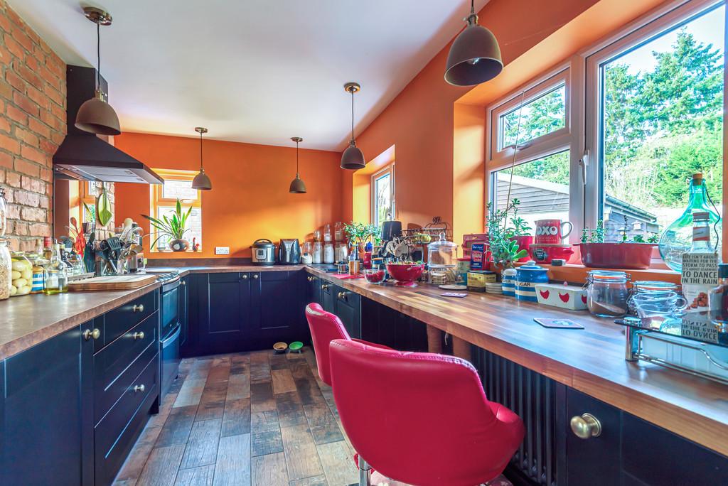 1 The Bungalows, Shelsley Beauchamp 2 bed semidetached bungalow for sale £325,000