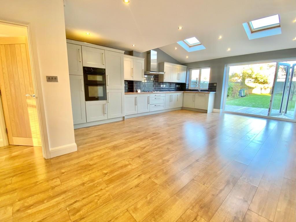 Velsheda Road, Shirley 4 bed semidetached house £400,000