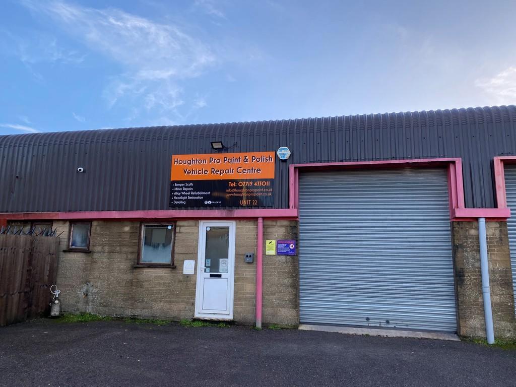 Woodcock Trading Estate, Woodcock Road Industrial unit £792 pcm (£183 pw)