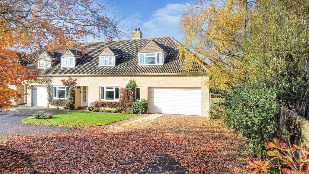 Giles Avenue, Cricklade 4 bed semidetached house £650,000