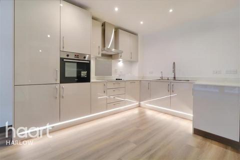 2 bedroom flat to rent, Moore House, Edinburgh Way