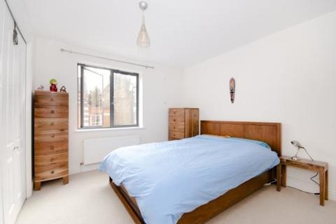 2 bedroom apartment to rent - Manor Gardens, London