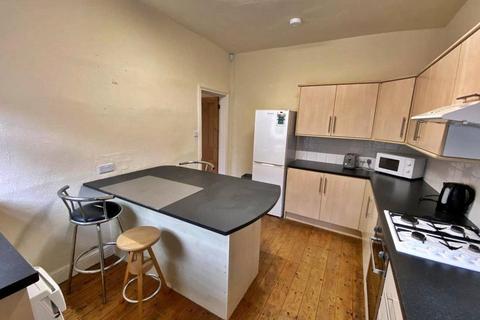 3 bedroom terraced house to rent, Newton Avenue, Withington, M20