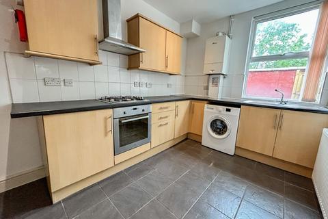 3 bedroom terraced house to rent, Whitby Road, Fallowfield, M14