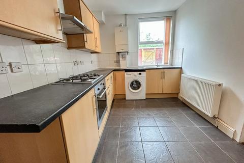 3 bedroom terraced house to rent, Whitby Road, Fallowfield, M14