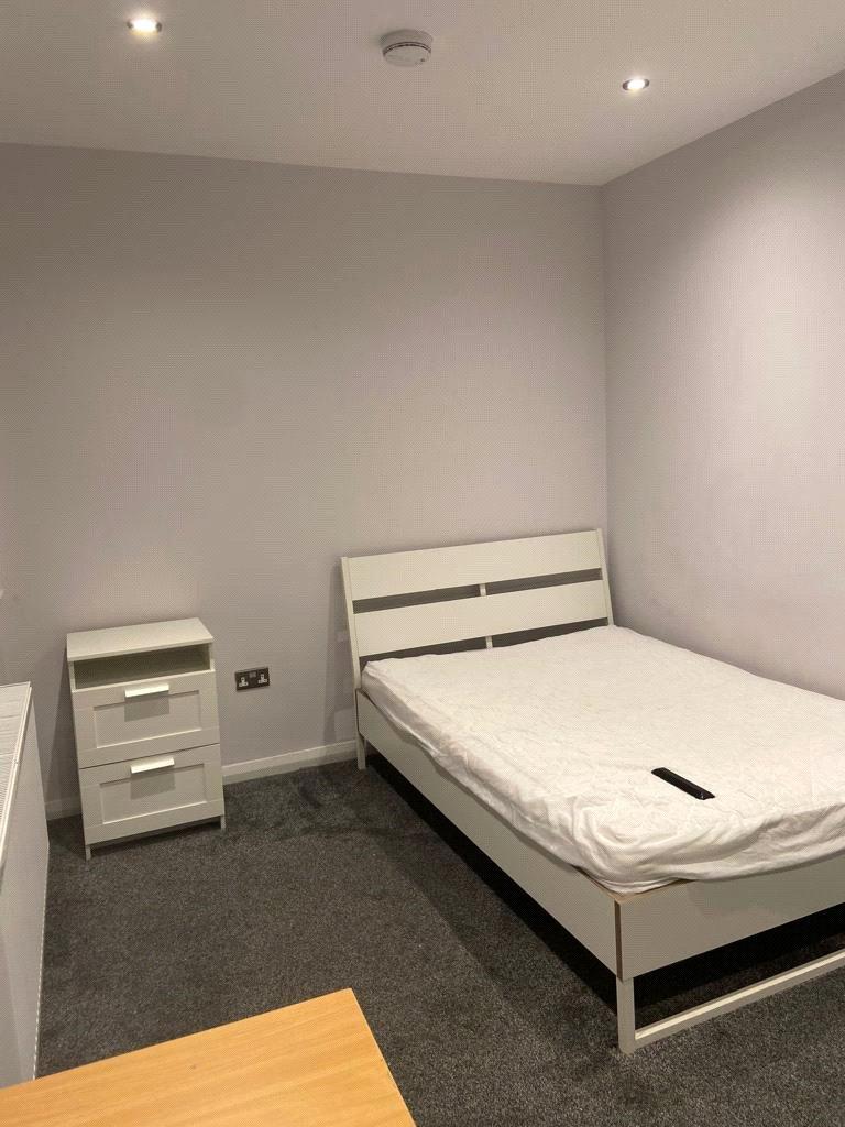 Wilmslow Road, Manchester, Greater Manchester, M14 3 bed flat to rent £1,365 pcm (£315 pw)