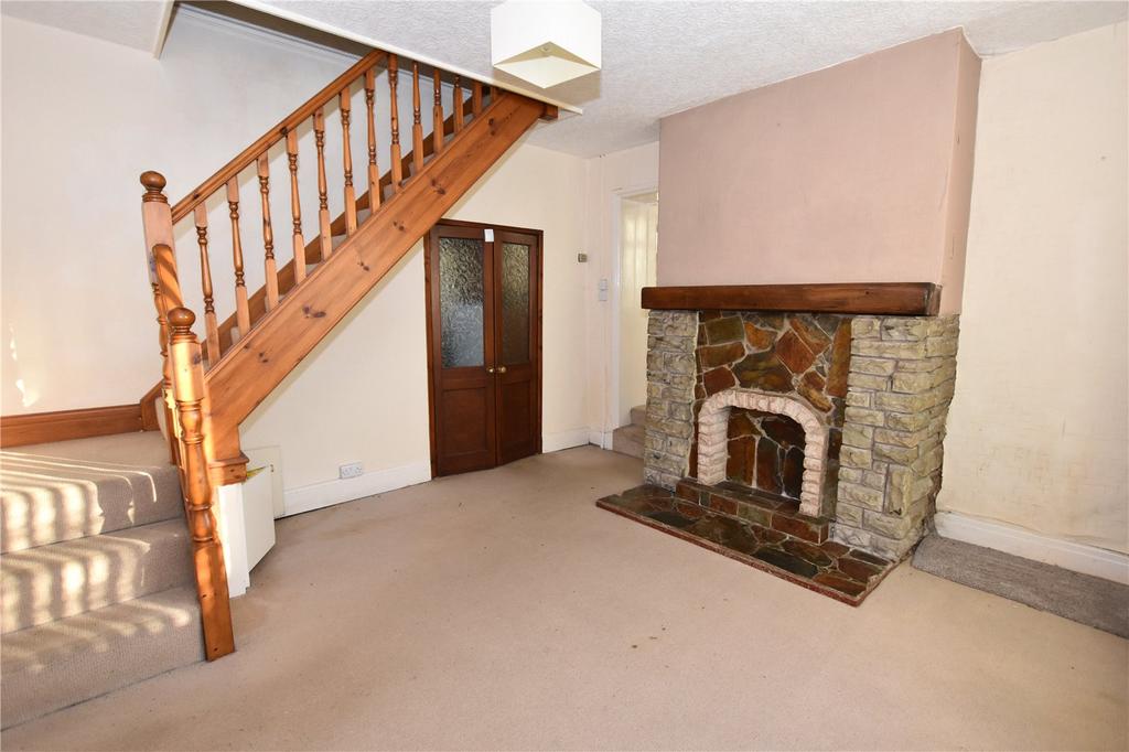 Platting Road, Lydgate, Oldham, OL4 3 bed house £140,000