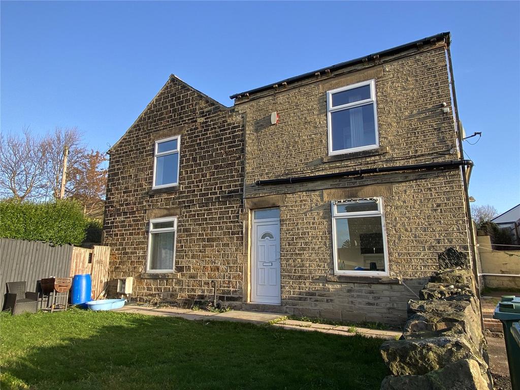 Healey Lane, Batley, WF17 3 bed end of terrace house £895 pcm (£207 pw)