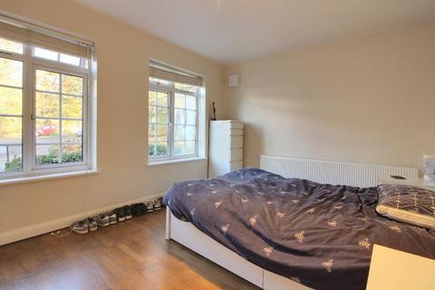 1 bedroom ground floor flat for sale - Crofton Way, Enfield