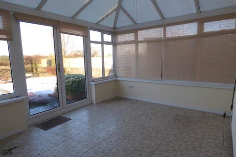 3 bedroom bungalow to rent - Station Road, St Clears, Carmarthenshire