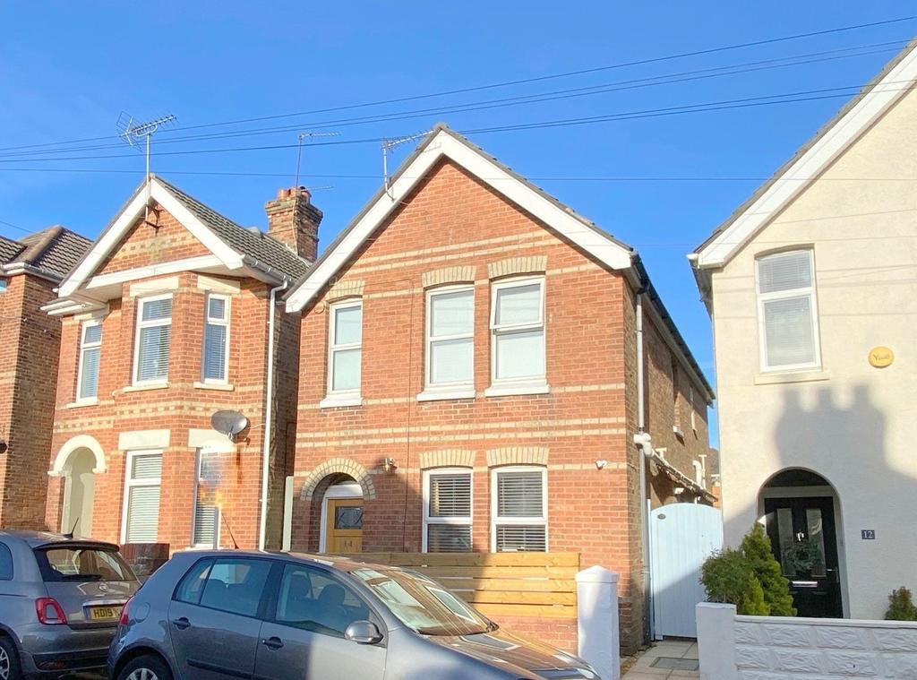 Lyell Road, Poole, BH12 3 bed detached house for sale £395,000