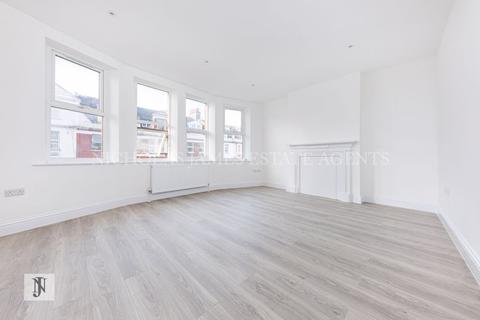 3 bedroom apartment to rent - Grand Parade, Green Lanes, Haringey N4