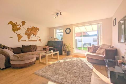 15 Bingham Drive, Staines-upon-thames, TW18 1QX