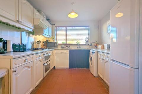 15 Bingham Drive, Staines-upon-thames, TW18 1QX