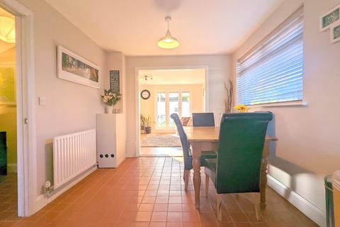 15 Bingham Drive, Staines-upon-thames, TW18 1QX