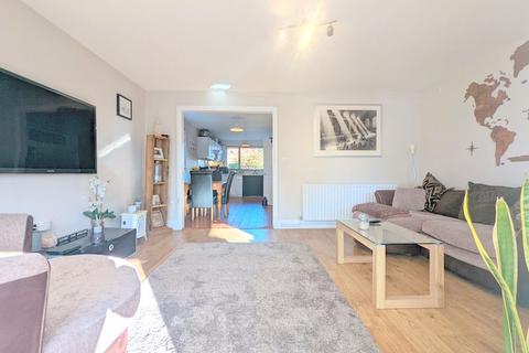 15 Bingham Drive, Staines-upon-thames, TW18 1QX