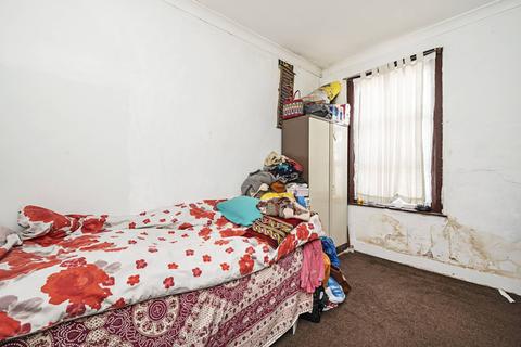 3 bedroom house for sale - Neville Road, Upton Park, London, E7