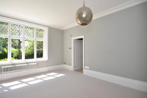 2 bedroom flat to rent - Sandy Lane, Woking, GU22