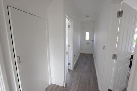 2 bedroom flat to rent - Royal Avenue, Waltham Cross, EN8