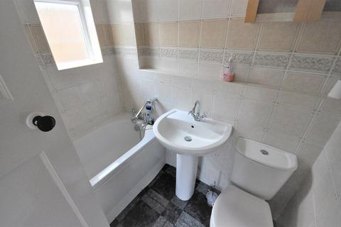 3 bedroom semi-detached house for sale - Maple Road, Dudley, DY1