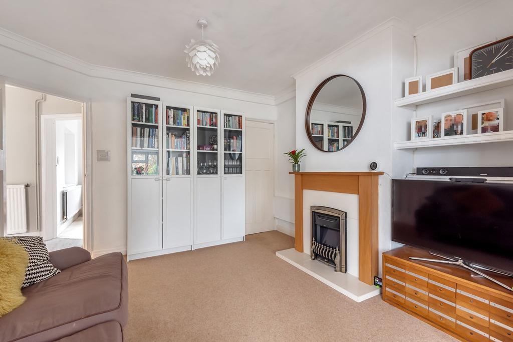 Whitehurst Avenue, Hitchin, SG5 3 bed semidetached house £680,000