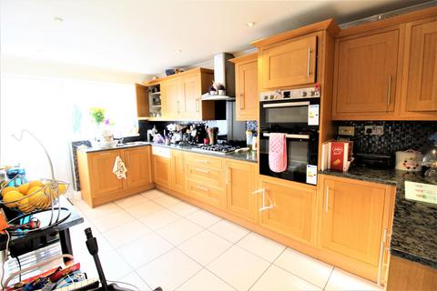 32 Advice Avenue, Grays, RM16 6QN