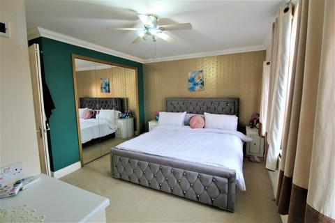 32 Advice Avenue, Grays, RM16 6QN