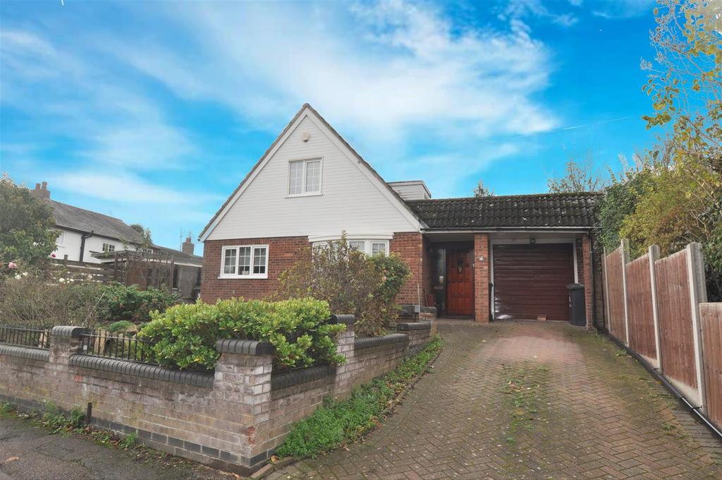 Murrell Lane, Stotfold, Hitchin 3 bed chalet for sale £475,000