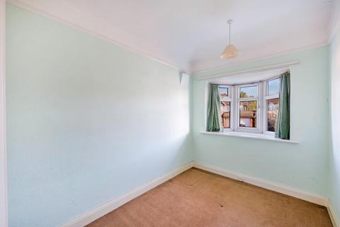75 Walsingham Gardens, Epsom, KT19 0LT