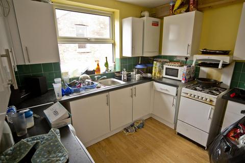6 bedroom semi-detached house to rent - *£120pppw* Kimbolton Avenue, Lenton
