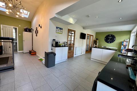 184 Hazeldene Road, Northampton, NN2 7ND