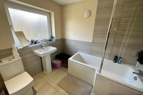 184 Hazeldene Road, Northampton, NN2 7ND