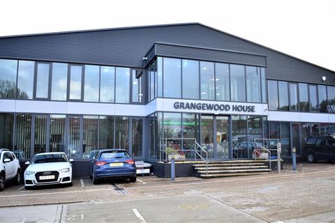 Office to rent - Oakwood Hill, Loughton