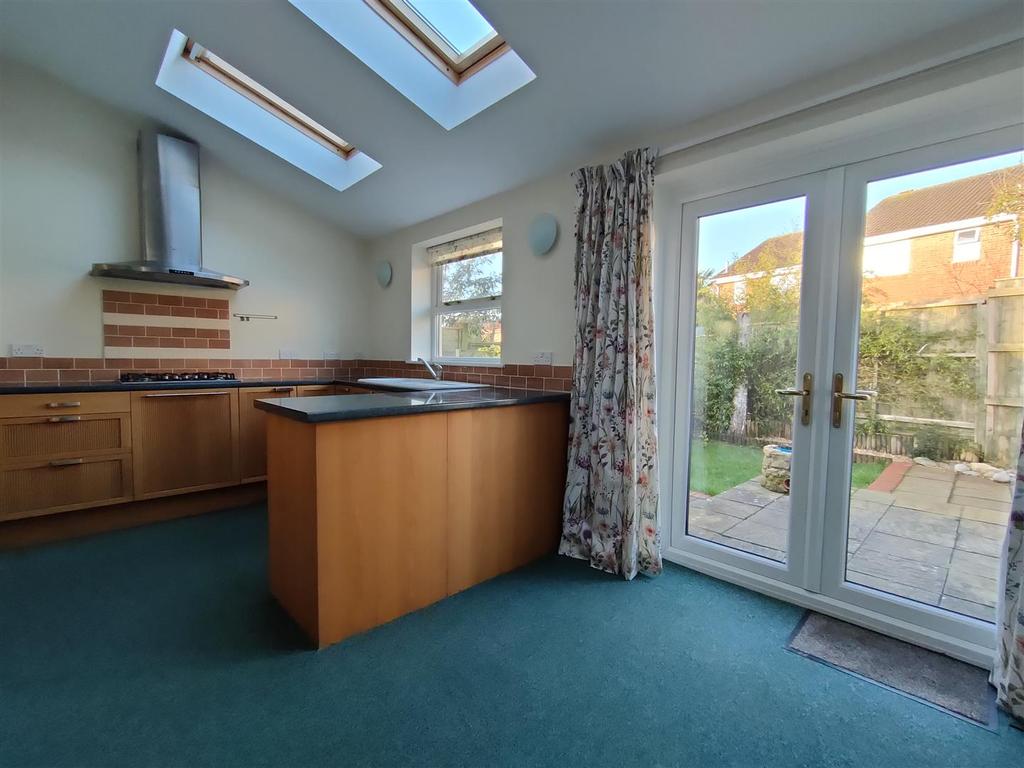The Beeches, Beaminster 3 bed semidetached house £325,000