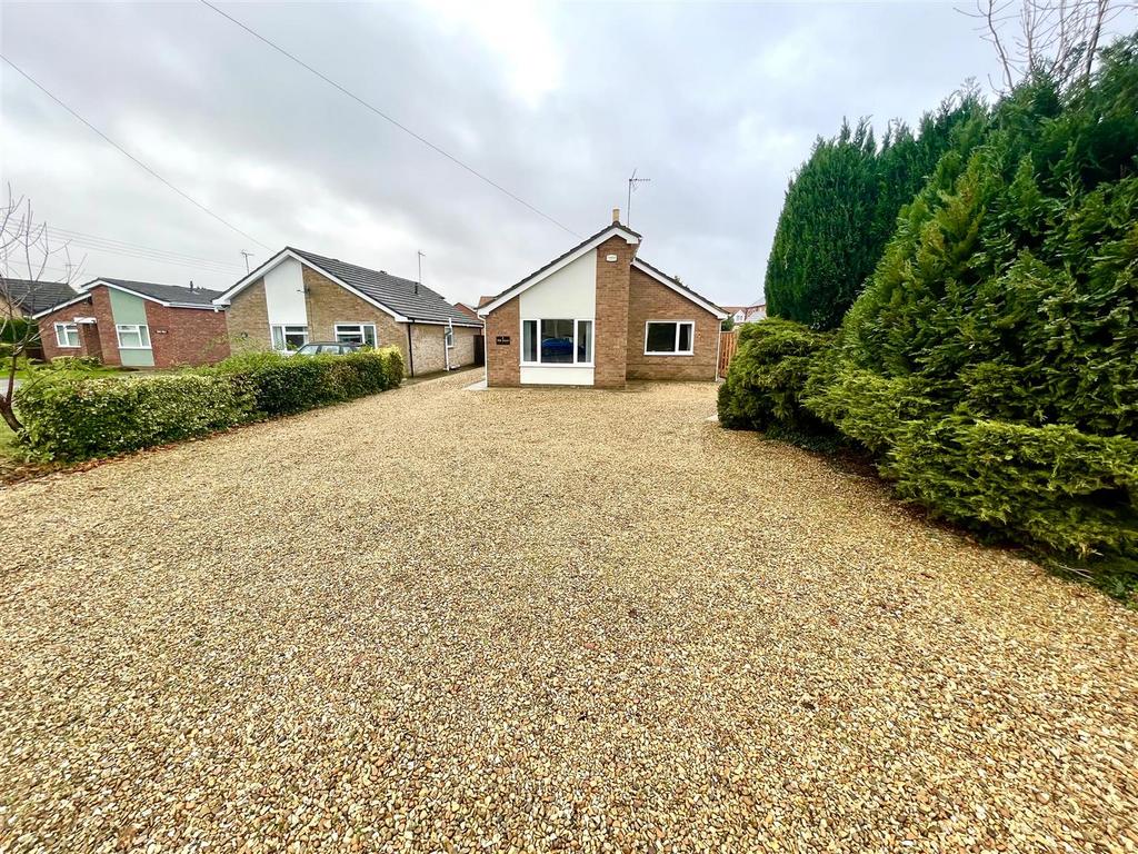 Fen Road, Holbeach, Spalding 3 bed detached bungalow £270,000