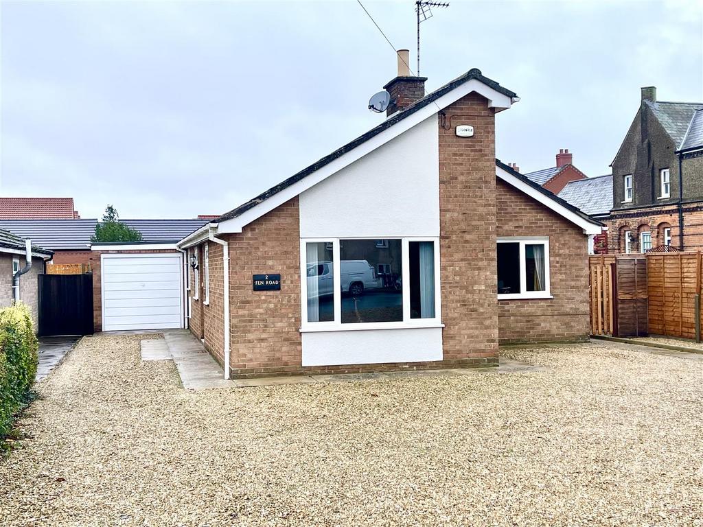 Fen Road, Holbeach, Spalding 3 bed detached bungalow £270,000