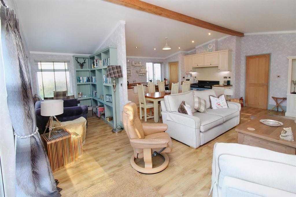 Frinton Road, ThorpeLeSoken, ClactonOnSea 2 bed park home for sale
