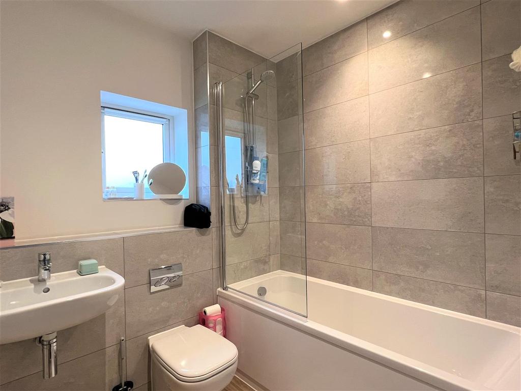 Family Bathroom: