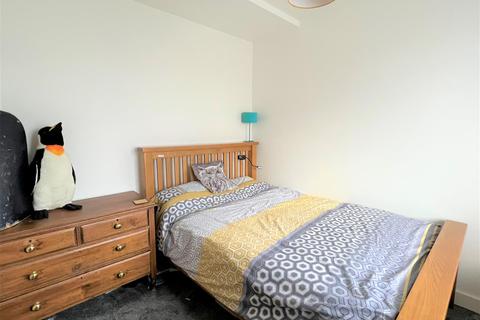 43 Gwartha Close, St Austell, PL25 3GF